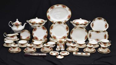 Royal Albert 'Old Country Roses' six person service