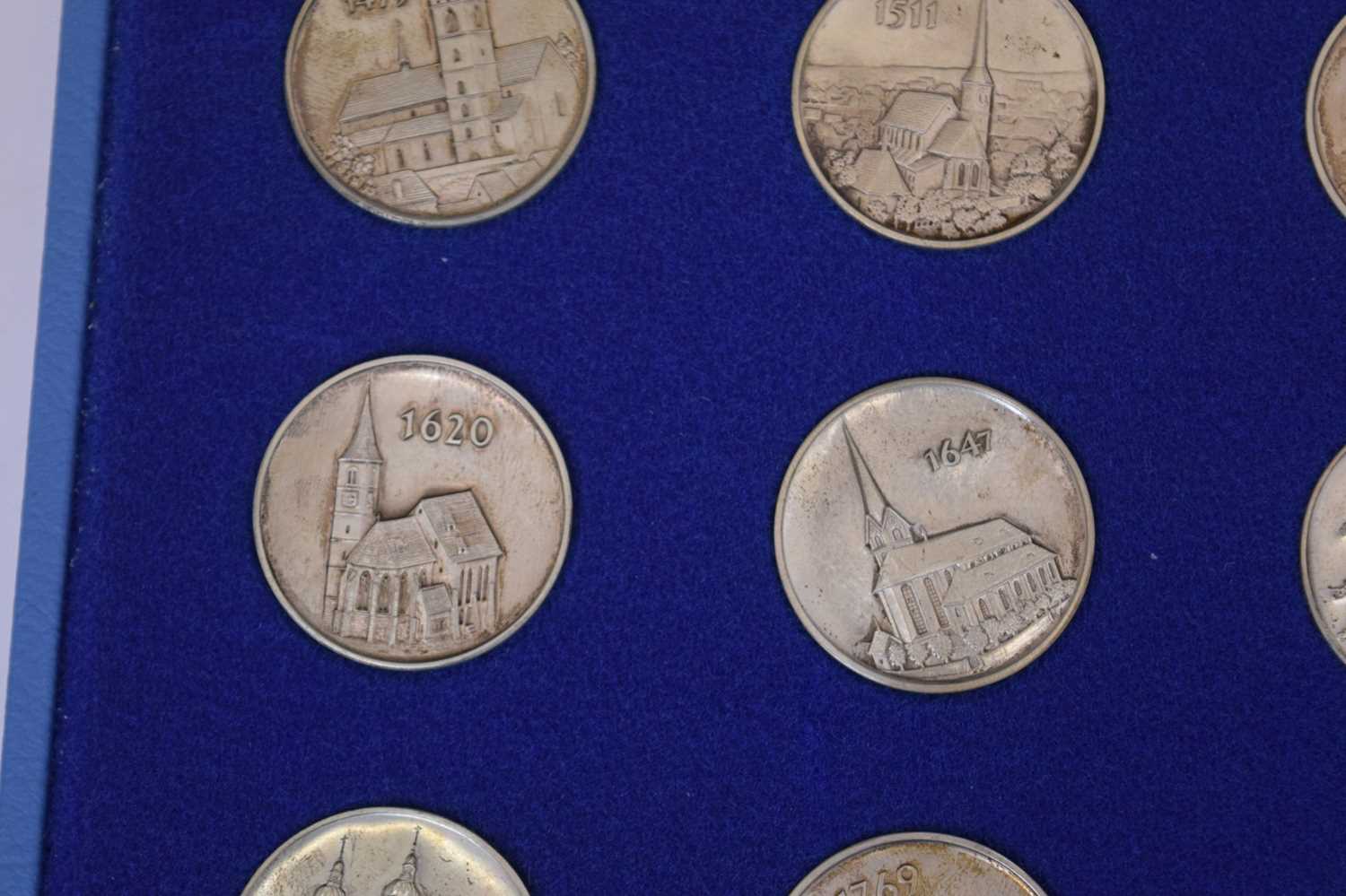 Numis Luzern limited edition 25 silver medallion set celebrating Swiss Churches - Image 5 of 11