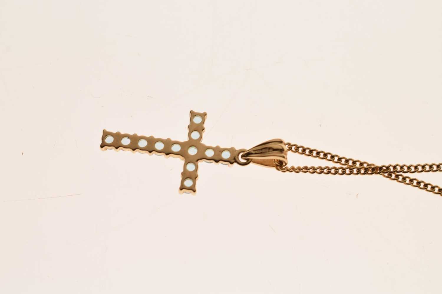 Blue topaz 9ct gold cross pendant necklace - Image 4 of 6