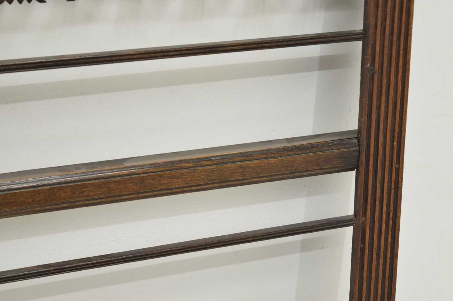 George III oak dresser rack - Image 6 of 14