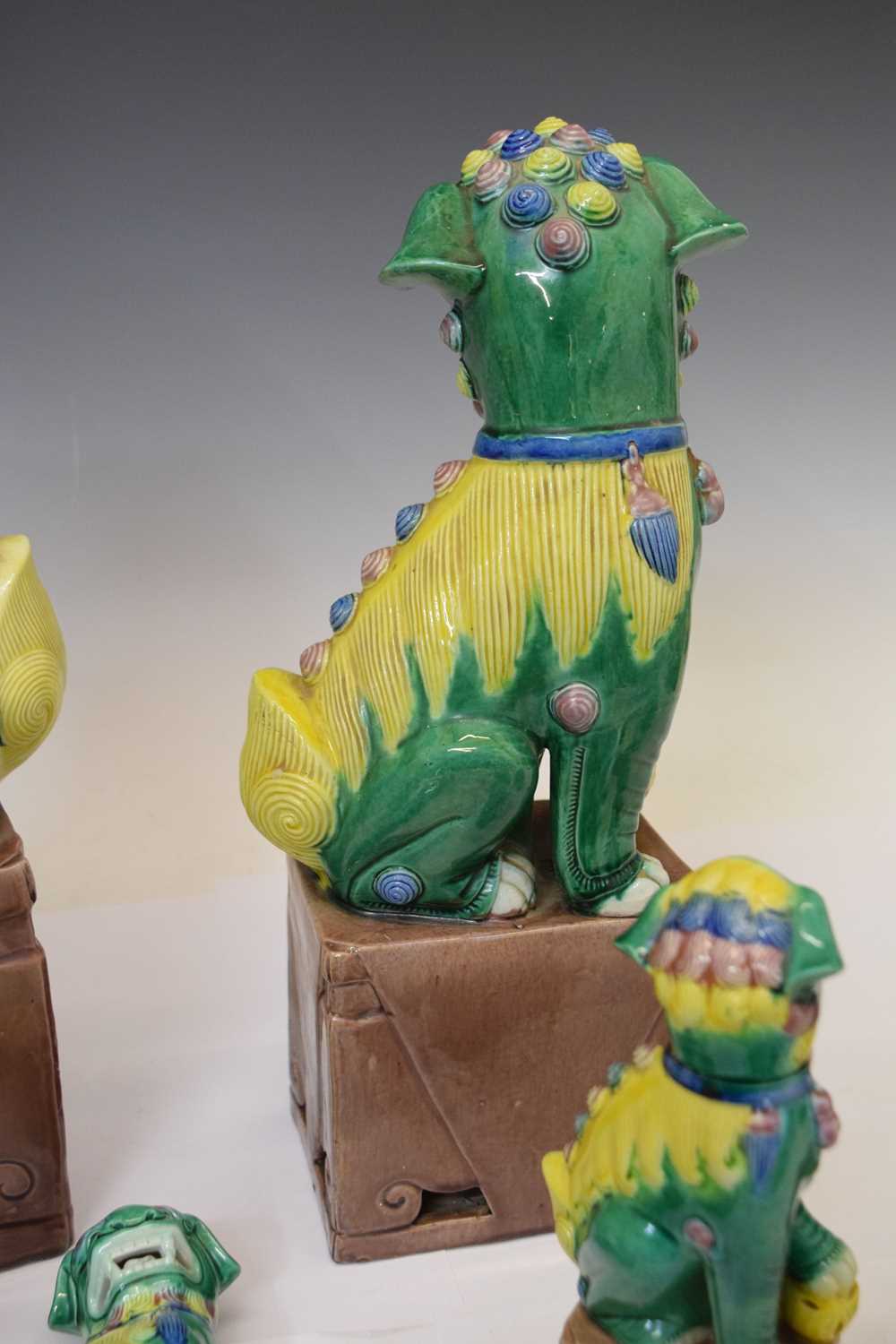 Collection of Chinese ceramic Dog of Foo figures - Image 14 of 15