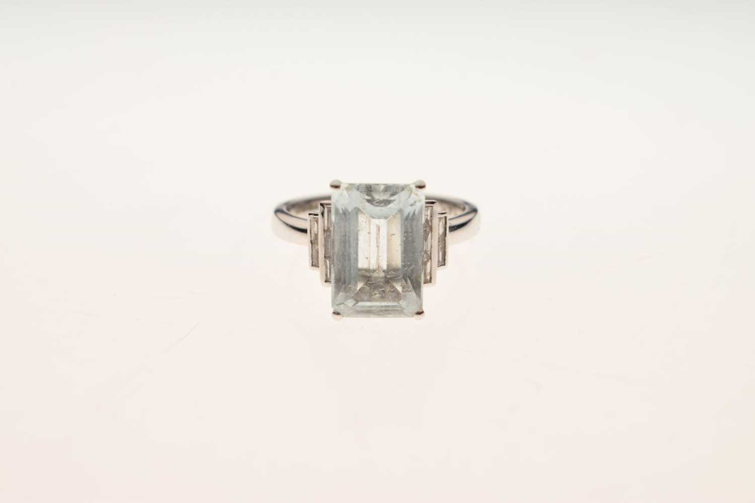 Aquamarine and diamond 14ct white gold ring - Image 6 of 7