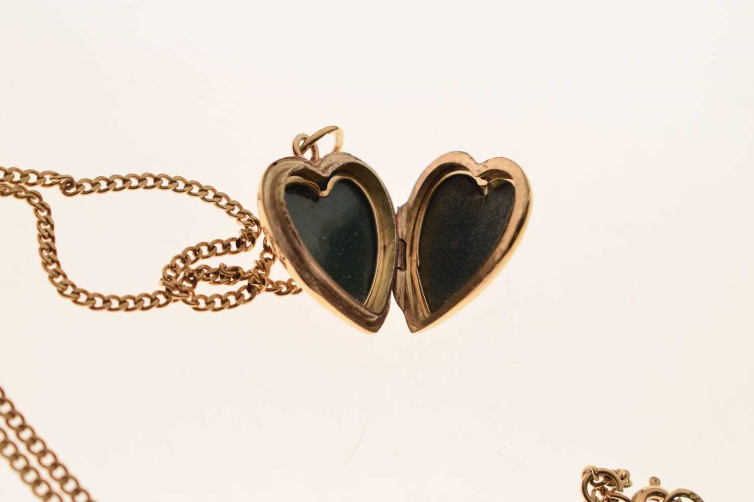 Pearl and sapphire 9ct gold heart-shaped locket pendant necklace - Image 6 of 7