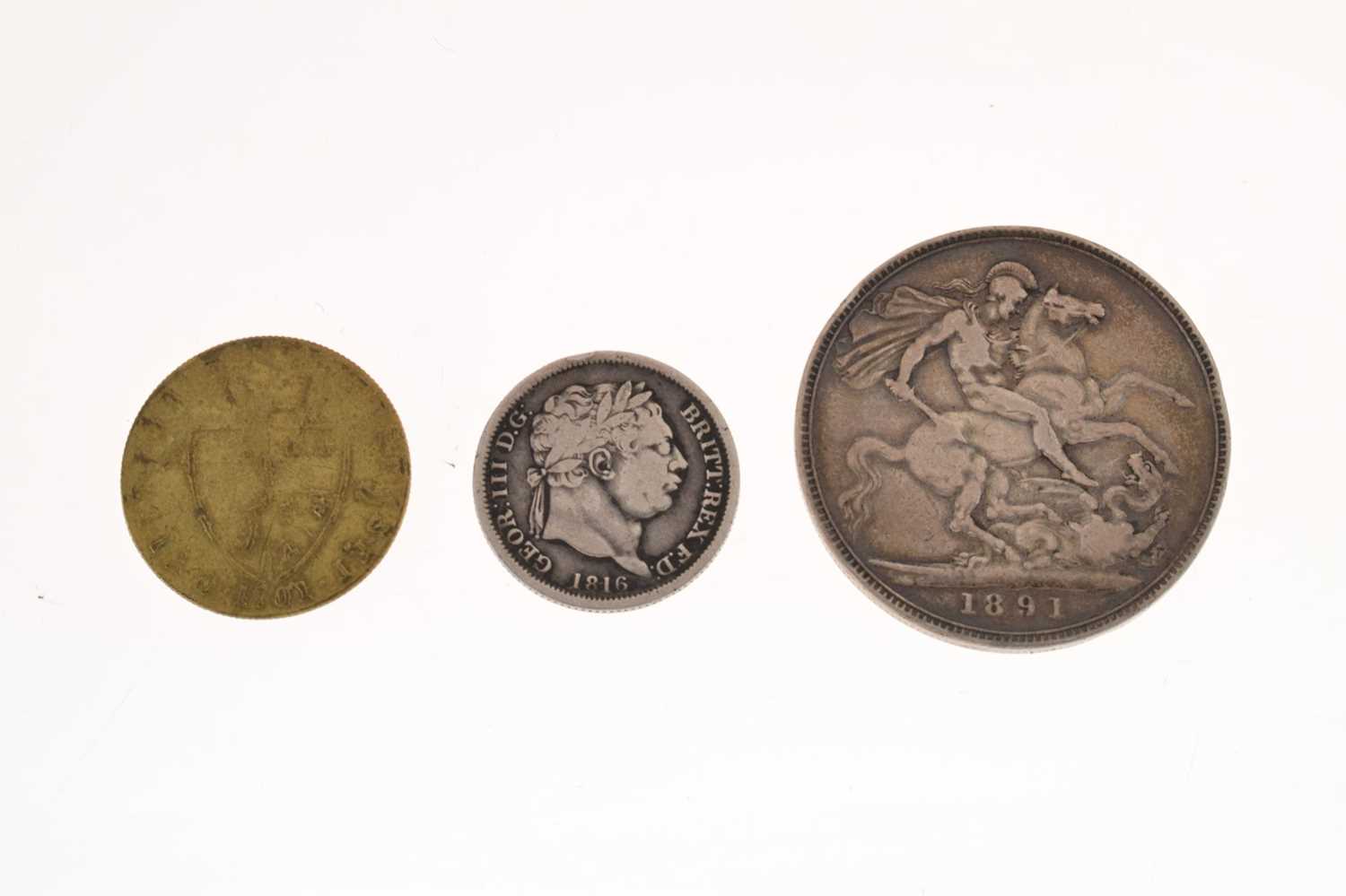 Victorian silver crown, George III shilling, and a Georgian gilt gaming counter - Bild 7 aus 7