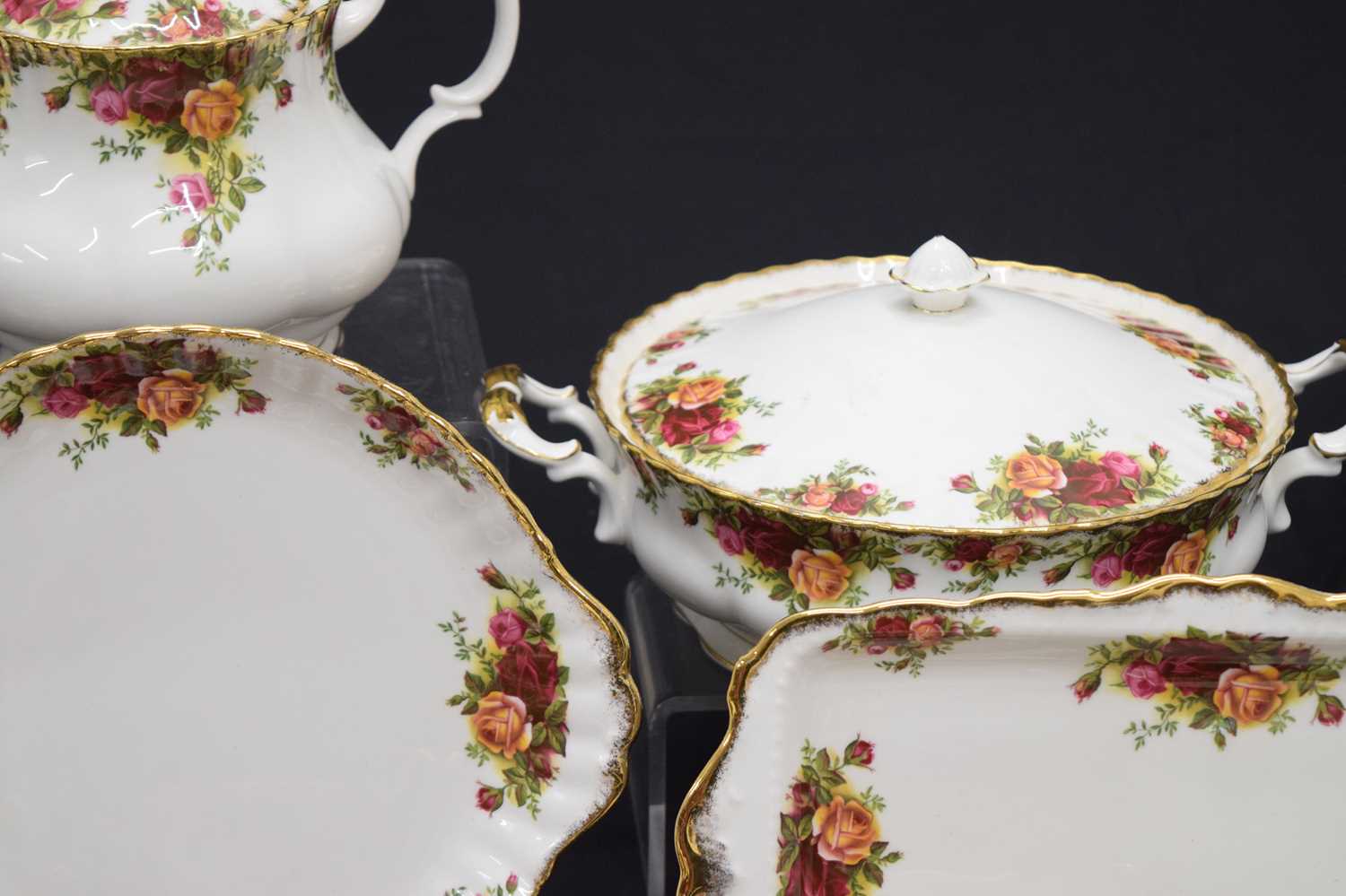Collection of Royal Albert Old Country dinner and teawares - Image 7 of 14