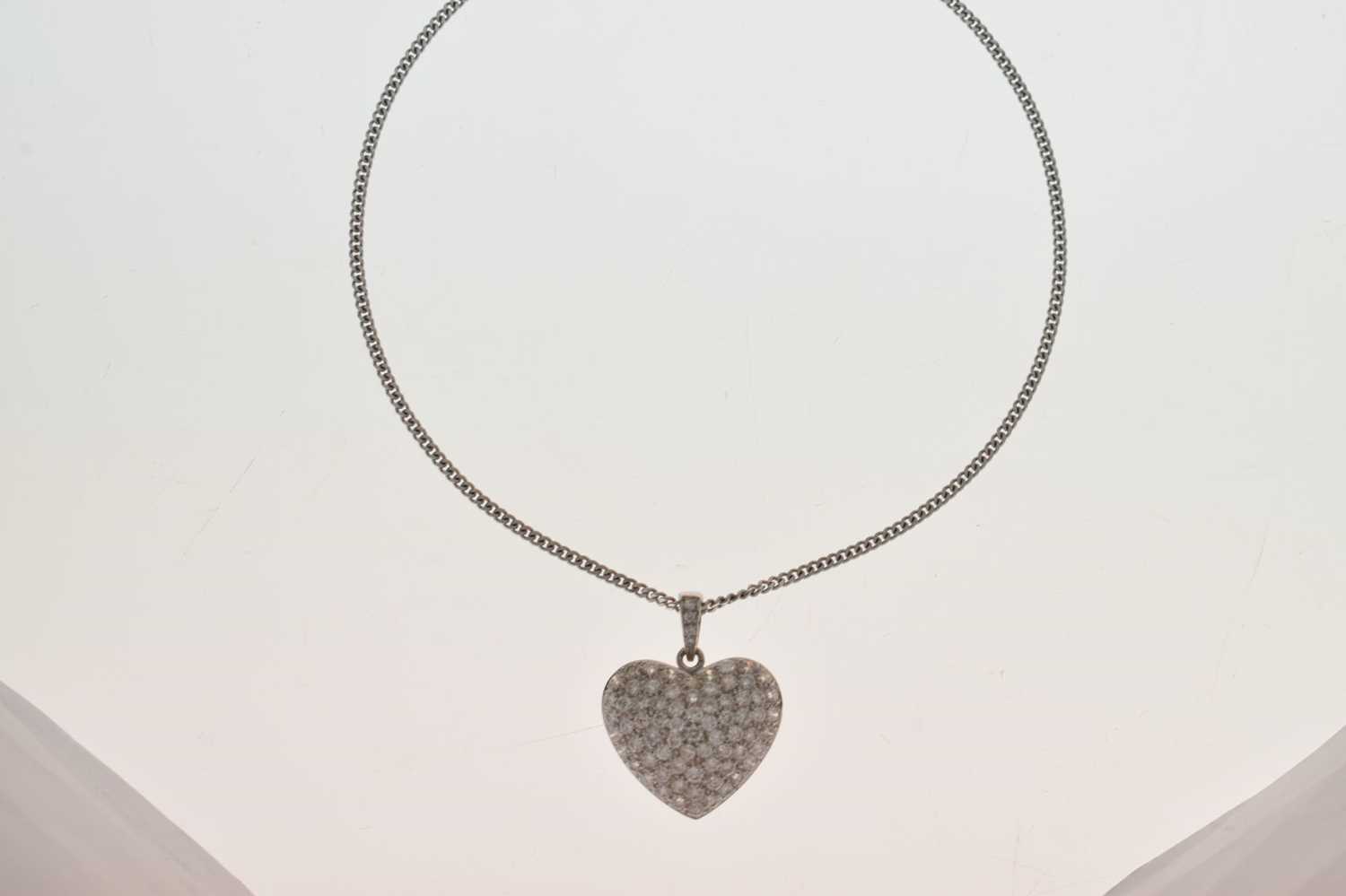 Diamond 14ct white gold heart-shaped pendant - Image 6 of 6