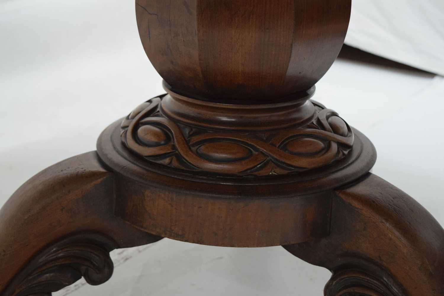 Victorian mahogany centre table - Image 9 of 11