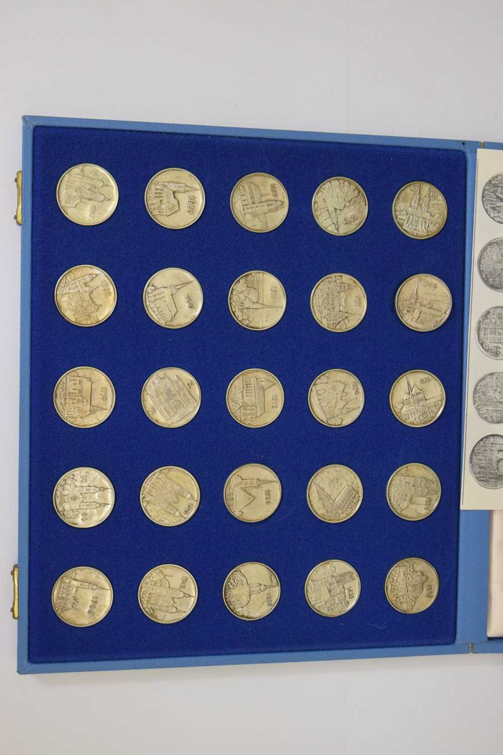 Numis Luzern limited edition 25 silver medallion set celebrating Swiss Churches - Image 3 of 11