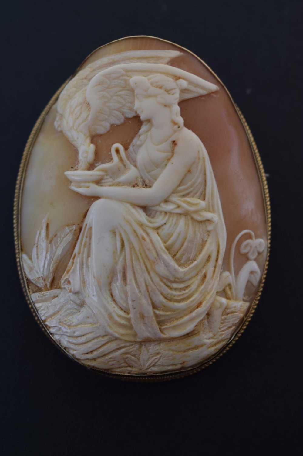 Large 9ct gold shell cameo brooch - Image 5 of 8