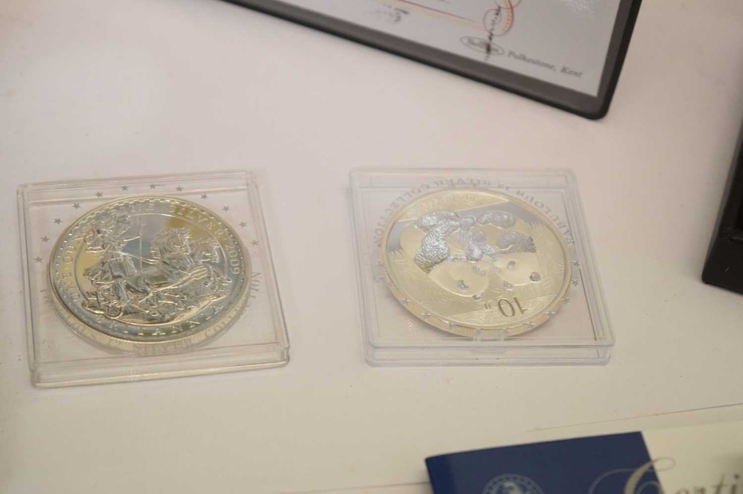 Six silver coins - Australian 1oz Kangaroo Road Sign $1 2013, etc - Image 4 of 7