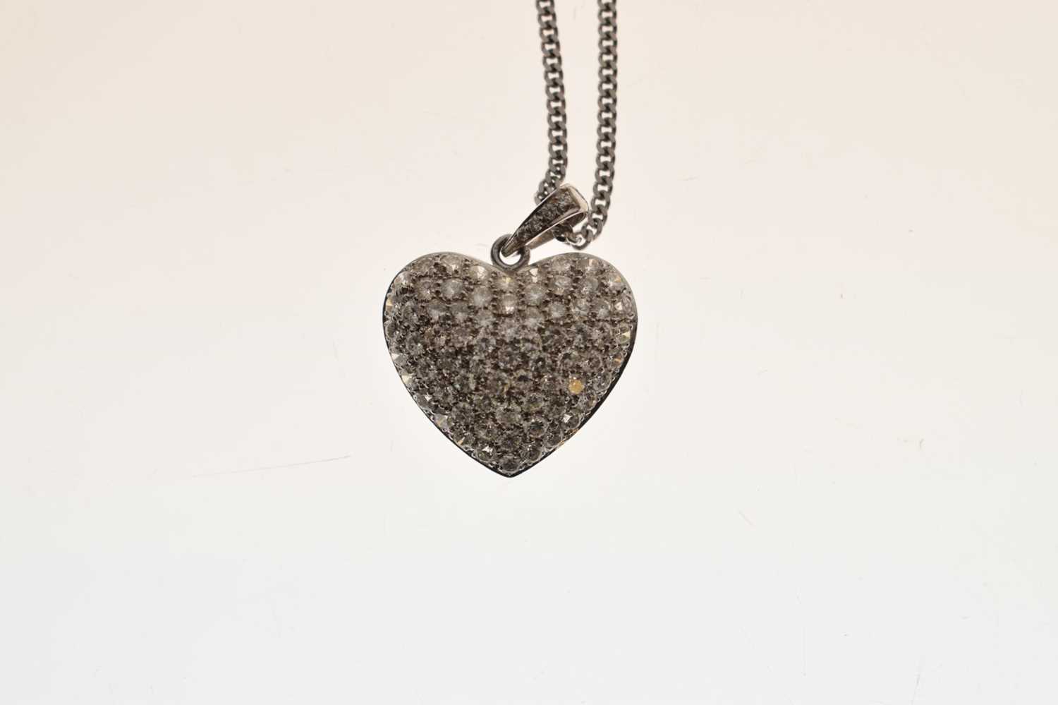 Diamond 14ct white gold heart-shaped pendant - Image 3 of 6