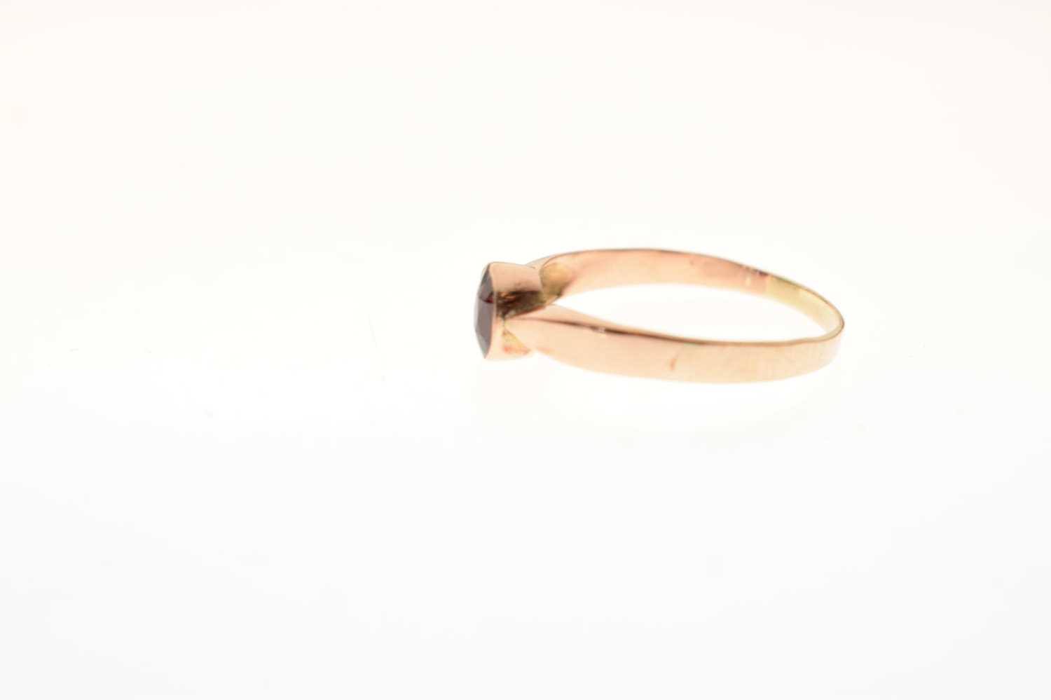 Edwardian garnet 9ct rose gold ring - Image 2 of 6