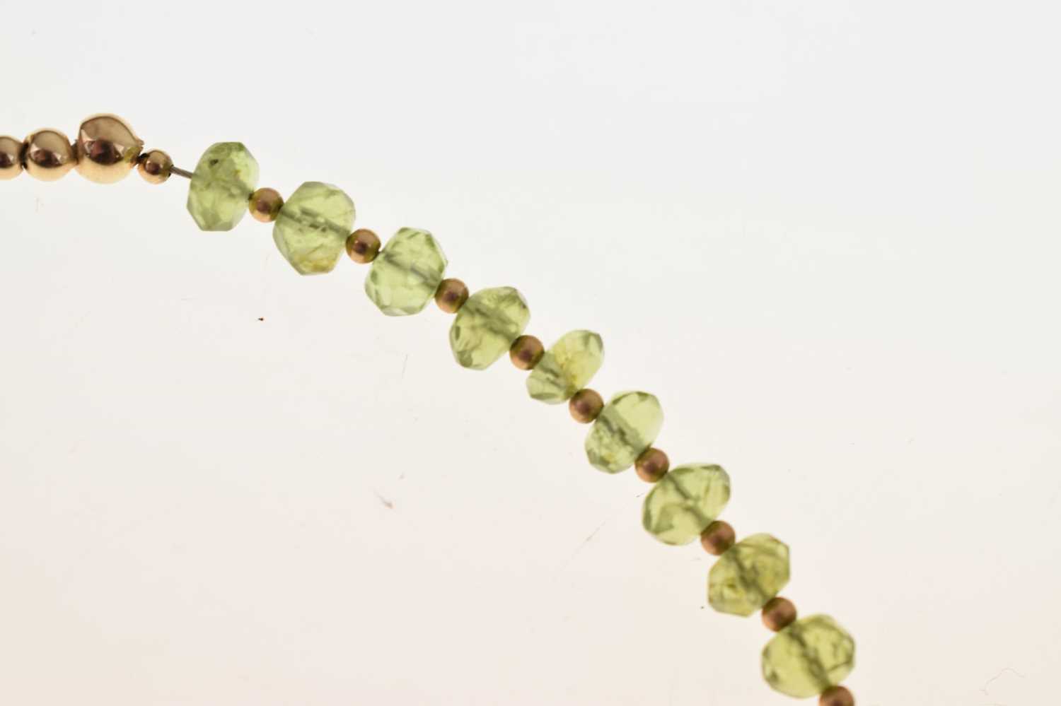 9ct gold and peridot necklace - Image 3 of 9
