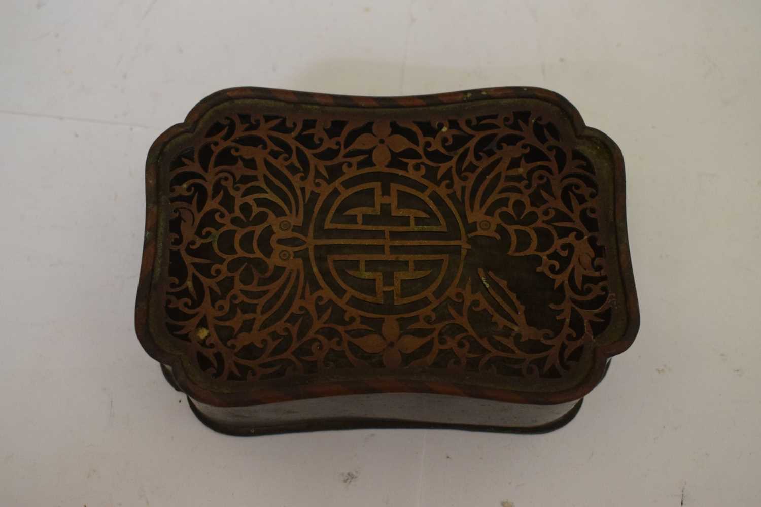 Chinese pewter cartouche-shaped box - Image 3 of 7