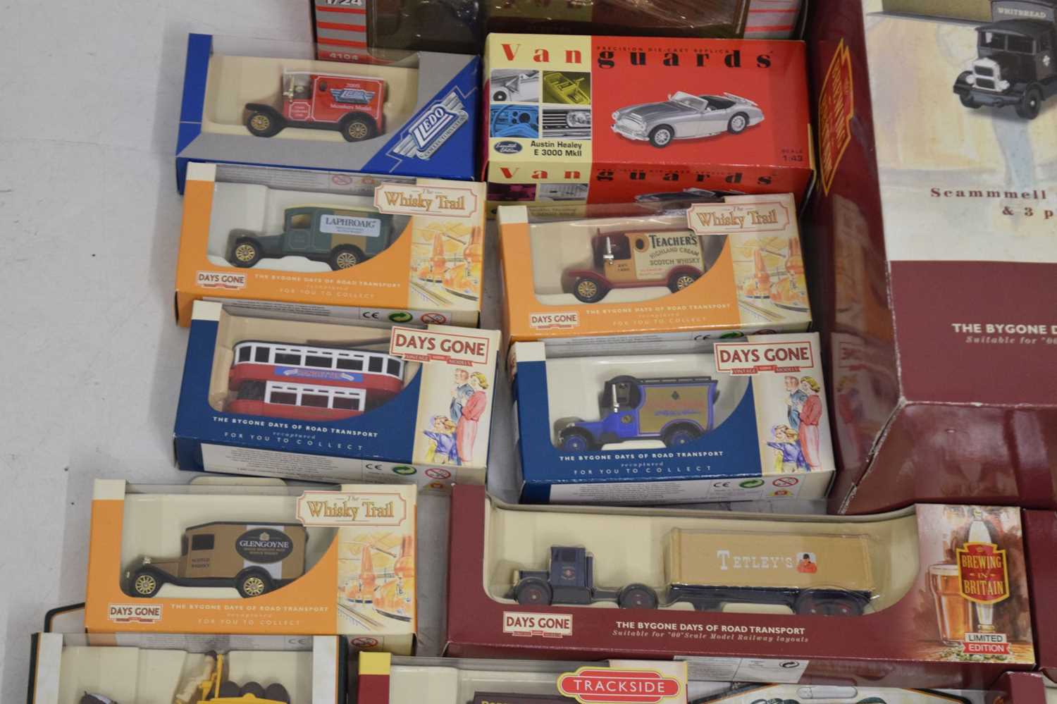 Mixed quantity of boxed diecast model vehicles - Image 5 of 8