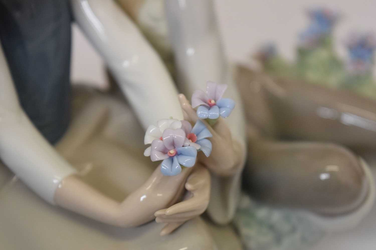Lladro - Three porcelain figures - Image 9 of 11