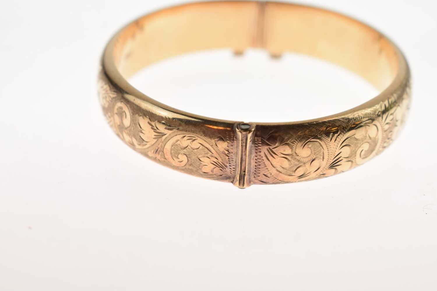 9ct gold bangle - Image 2 of 6