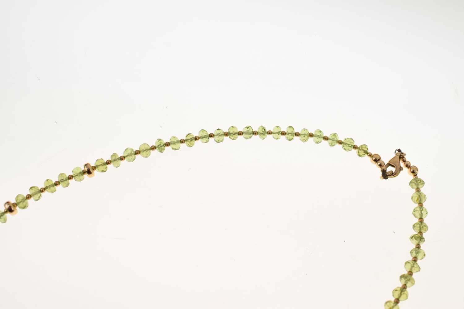 9ct gold and peridot necklace - Image 8 of 9