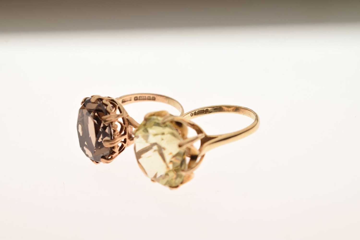 9ct gold ring set a large faceted circular citrine - Image 5 of 6