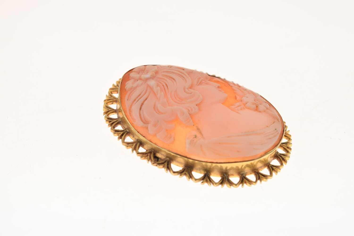 Modern 9ct gold cameo brooch - Image 2 of 7