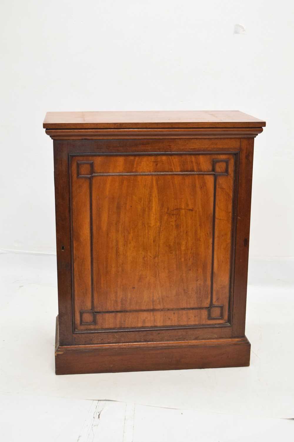 Late 19th or early 20th century mahogany single door cabinet - Image 3 of 10