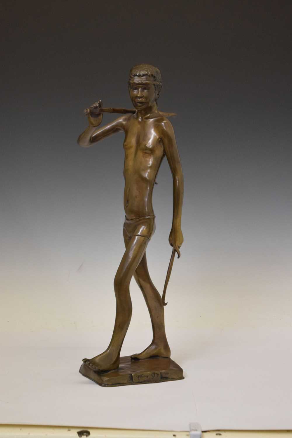 Modern bronze figure of a hunting tribesman - Image 2 of 9