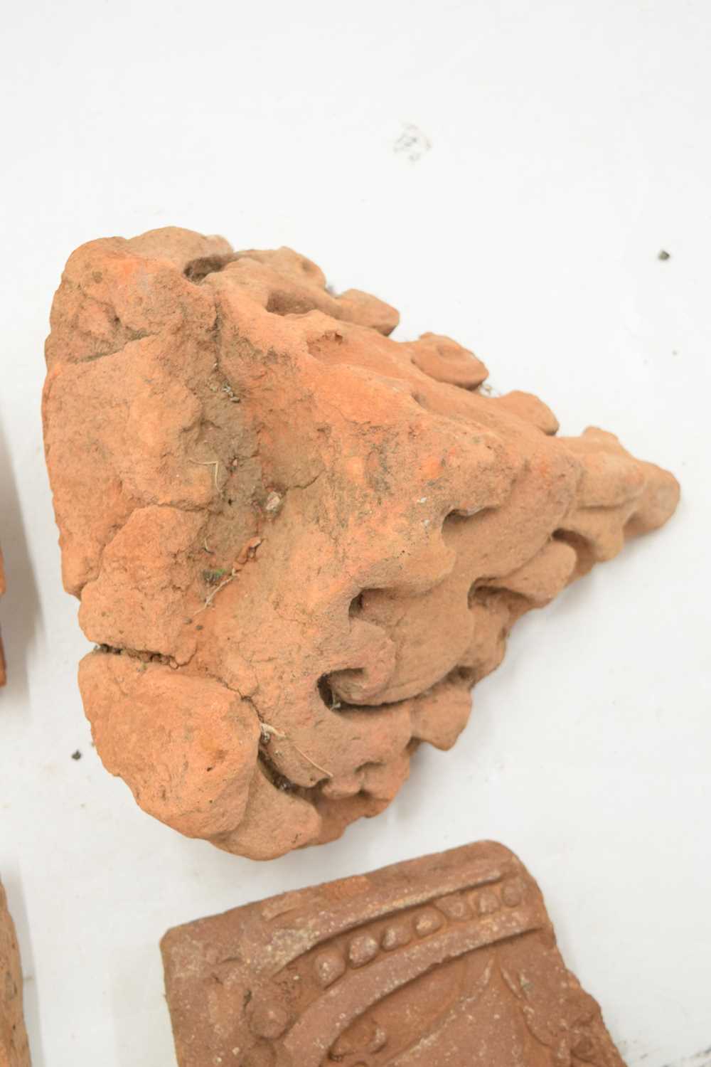 Group of 14th-15th century Javanese Majapahit Kingdom terracotta fragments - Image 4 of 10