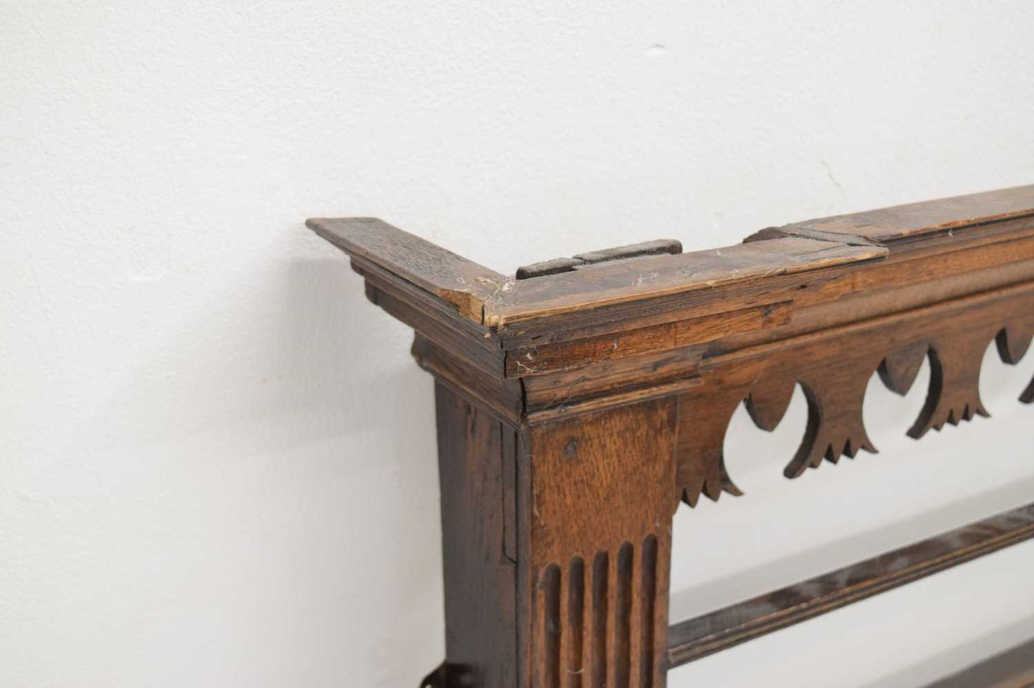 George III oak dresser rack - Image 12 of 14