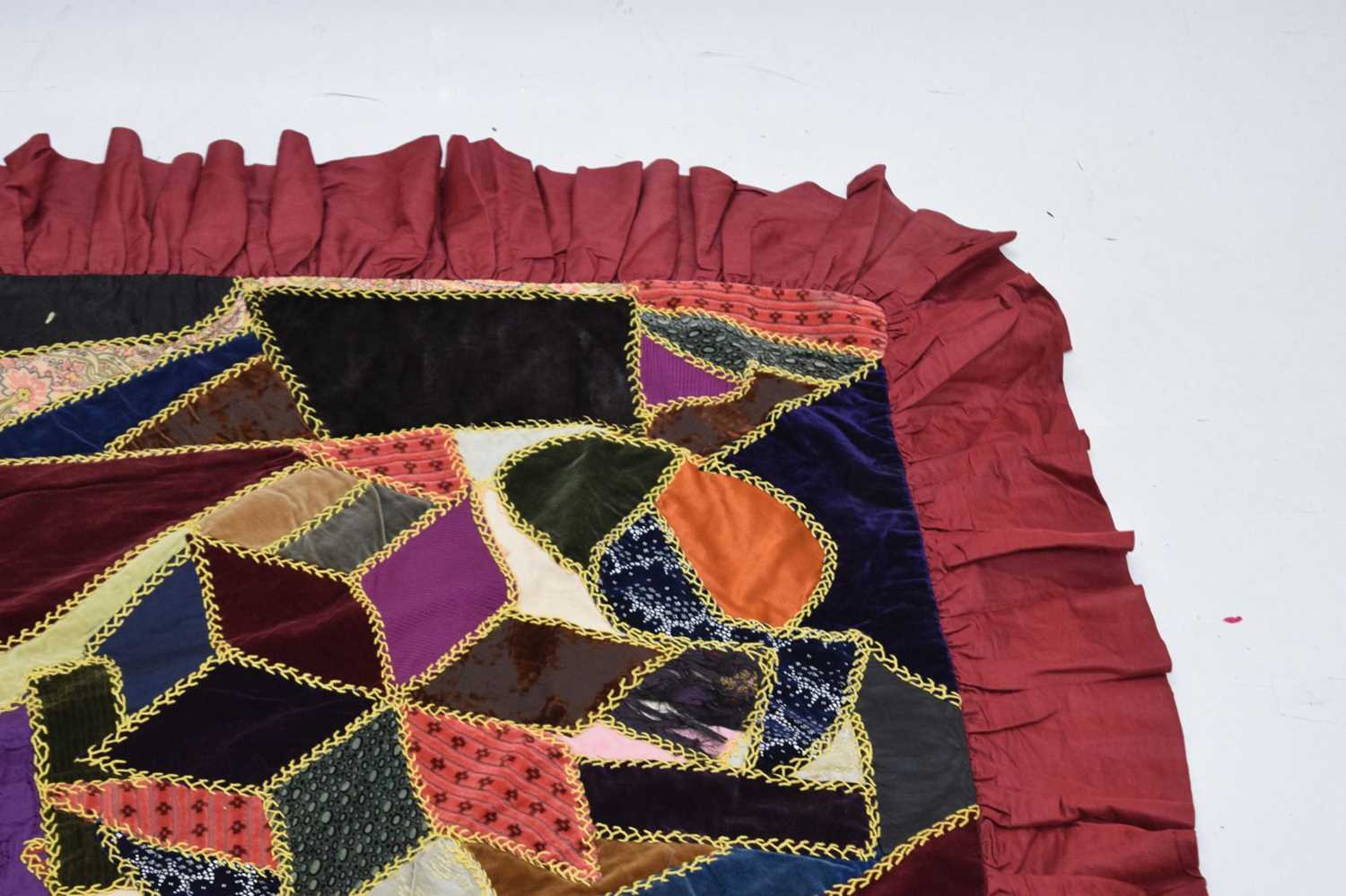 Late 19th/early 20th century patchwork quilt - Image 7 of 8