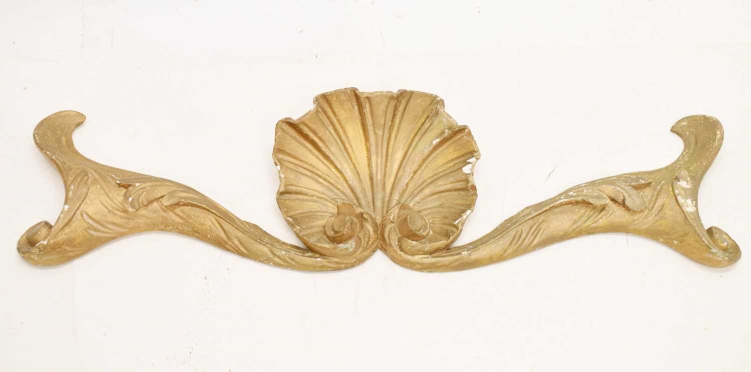 18th century carved giltwood cresting