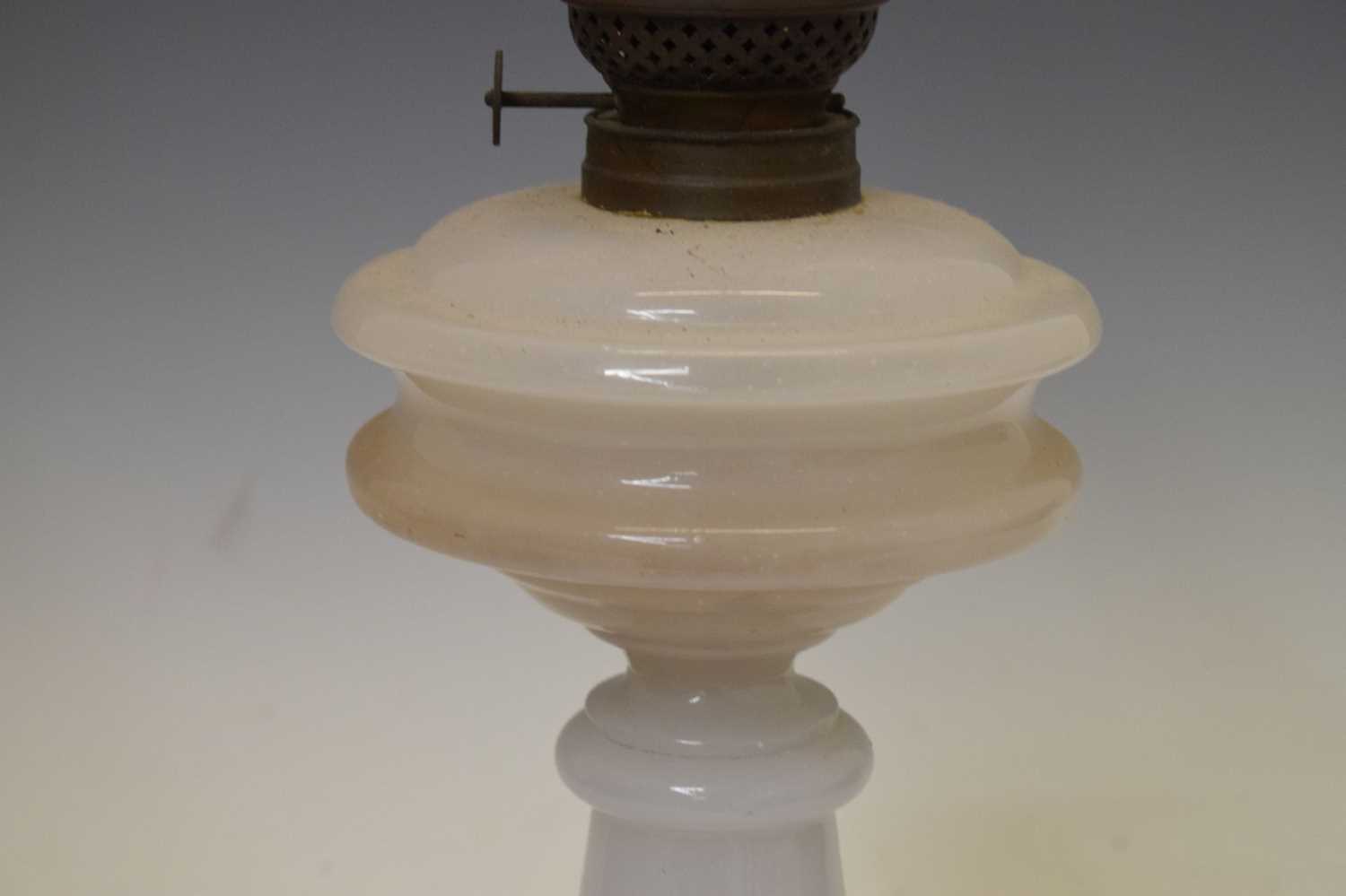 Late 19th/early 20th century opaque glass oil lamp - Image 5 of 8