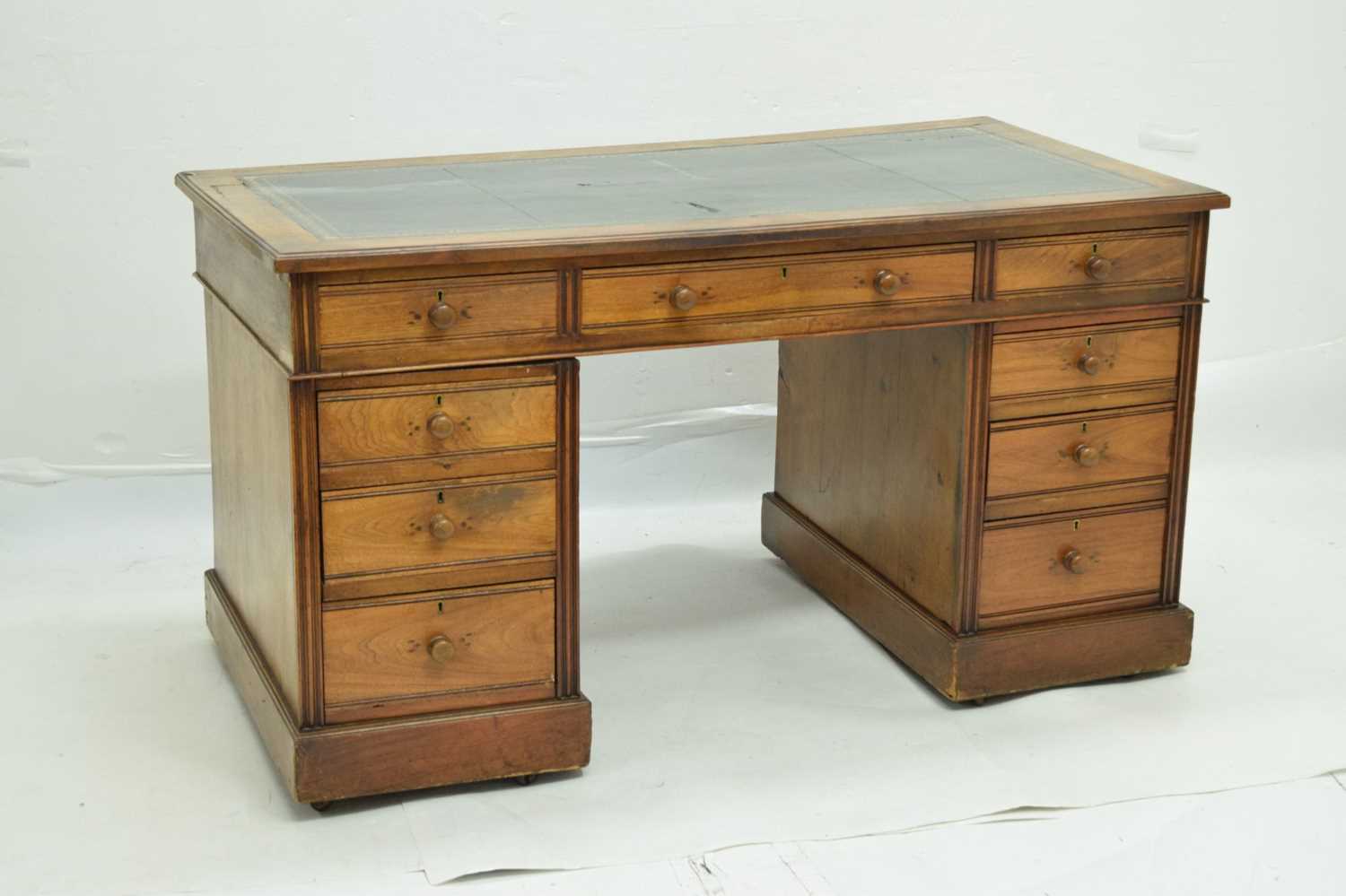 Late Victorian/Edwardian mahogany twin pedestal desk - Image 2 of 12