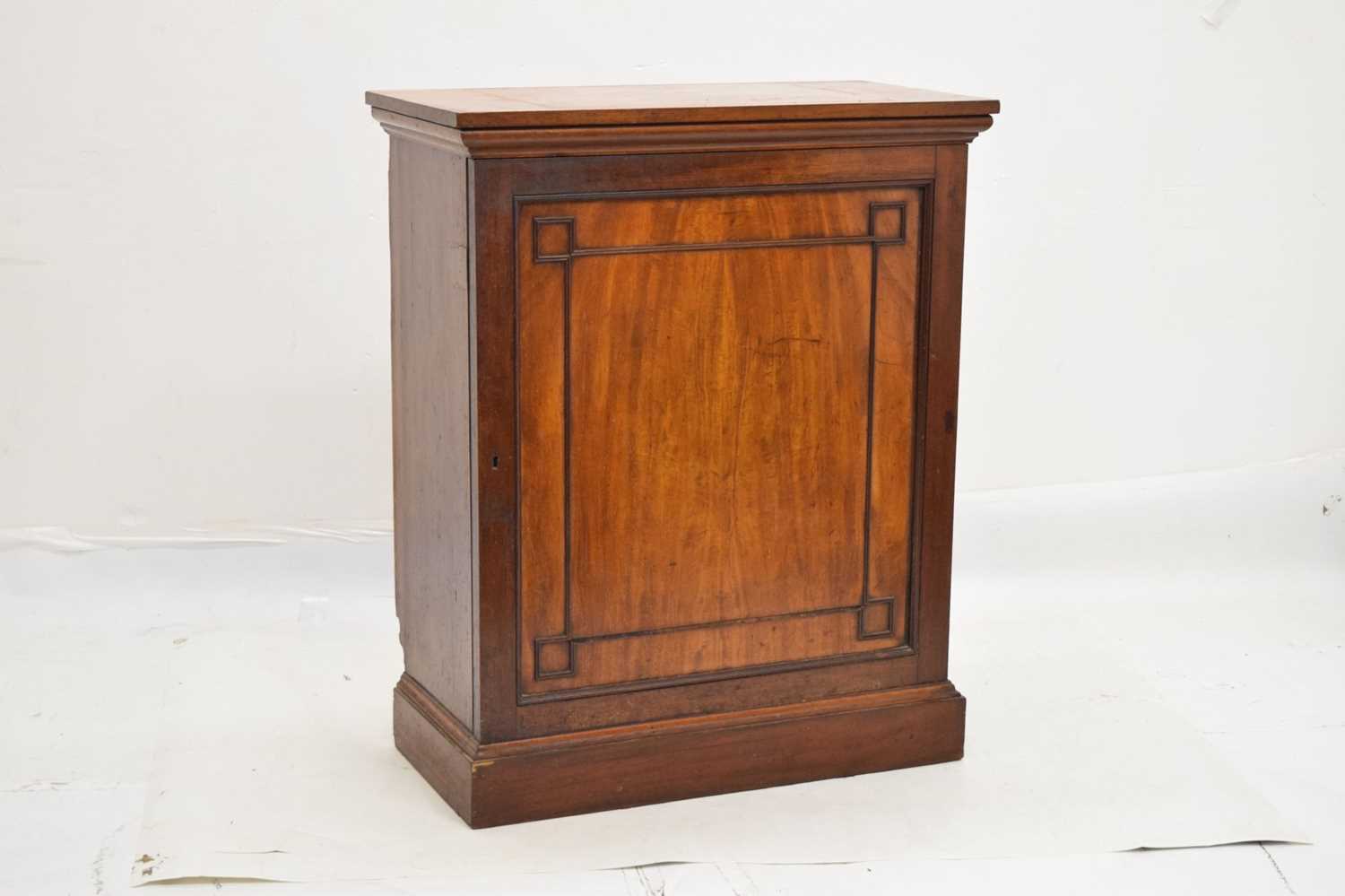 Late 19th or early 20th century mahogany single door cabinet - Image 2 of 10