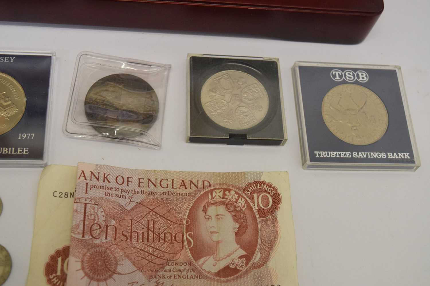 Quantity of GB presentation coins, to include Victorian silver crown, etc - Image 10 of 11