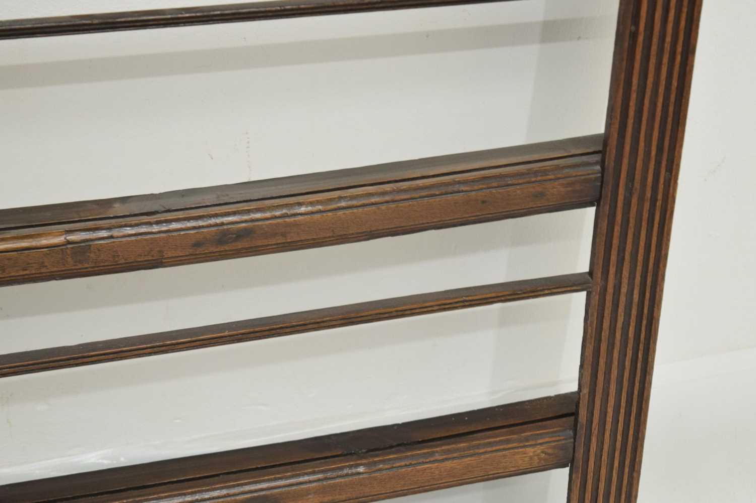 George III oak dresser rack - Image 7 of 14