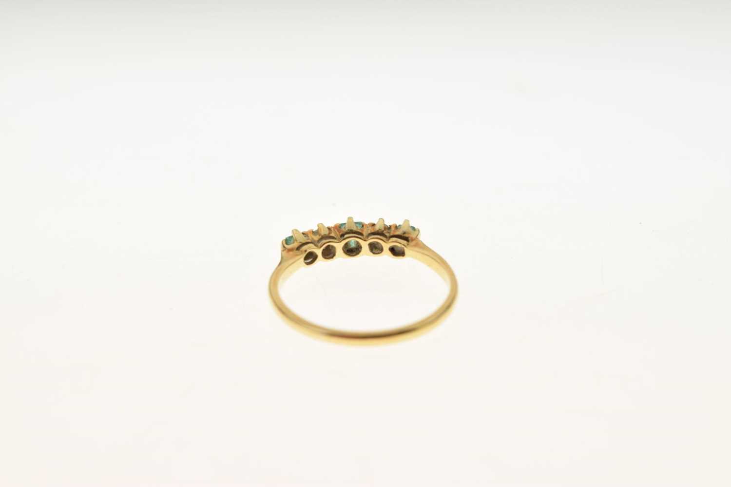 Diamond and emerald 18ct gold ring - Image 4 of 7