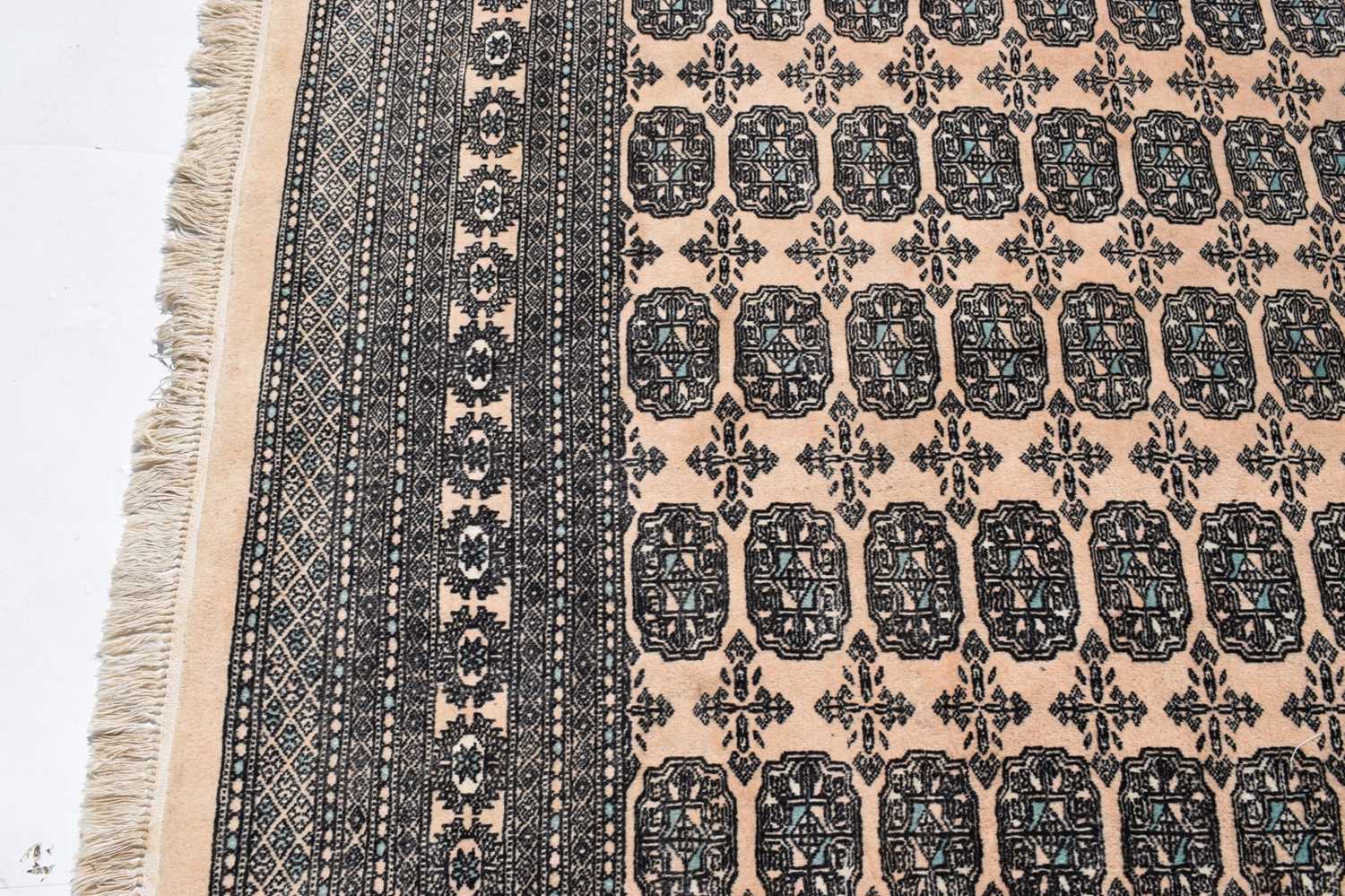 Machine made Afghan-style wool rug - Image 3 of 13