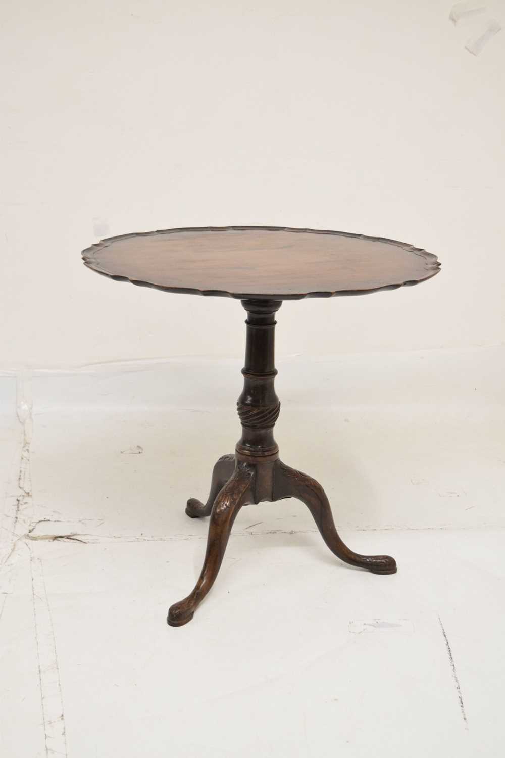 George III mahogany pie-crust tilt-top occasional table - Image 4 of 8