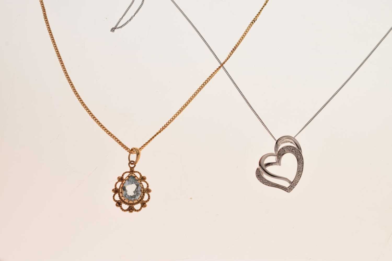 9ct white gold diamond set heart-shaped pendant - Image 9 of 9