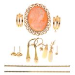 9ct gold cameo brooch and sundry gold jewellery