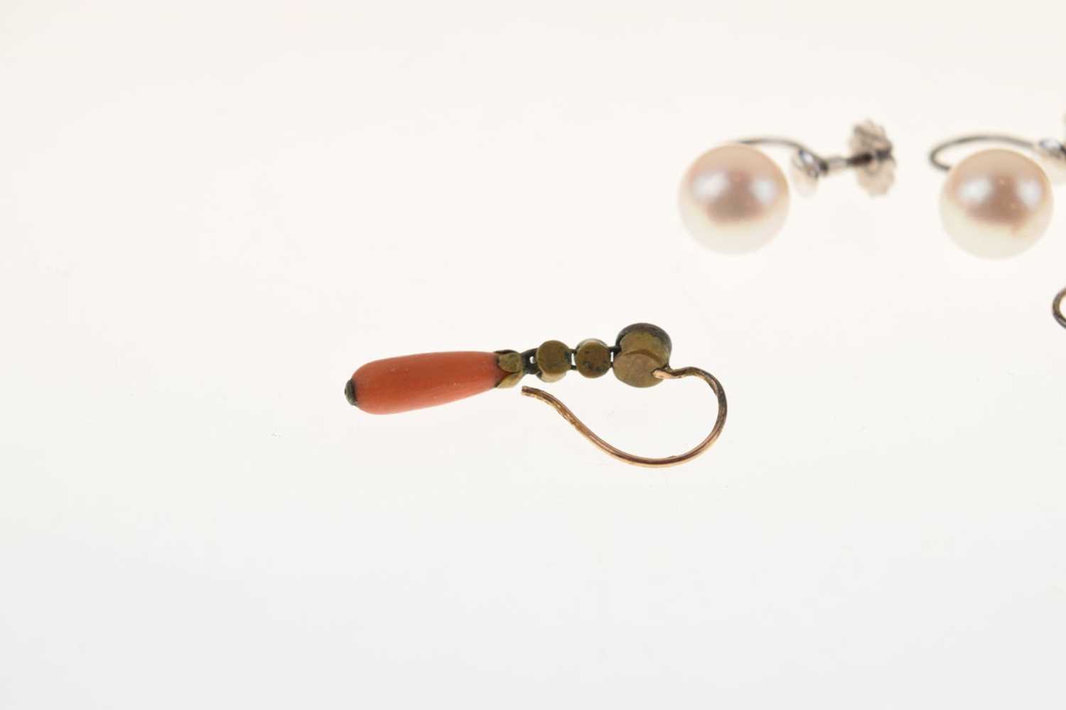 Pair of 19th century coral and pearl earrings, and a pair of cultured pearl earrings - Image 5 of 8