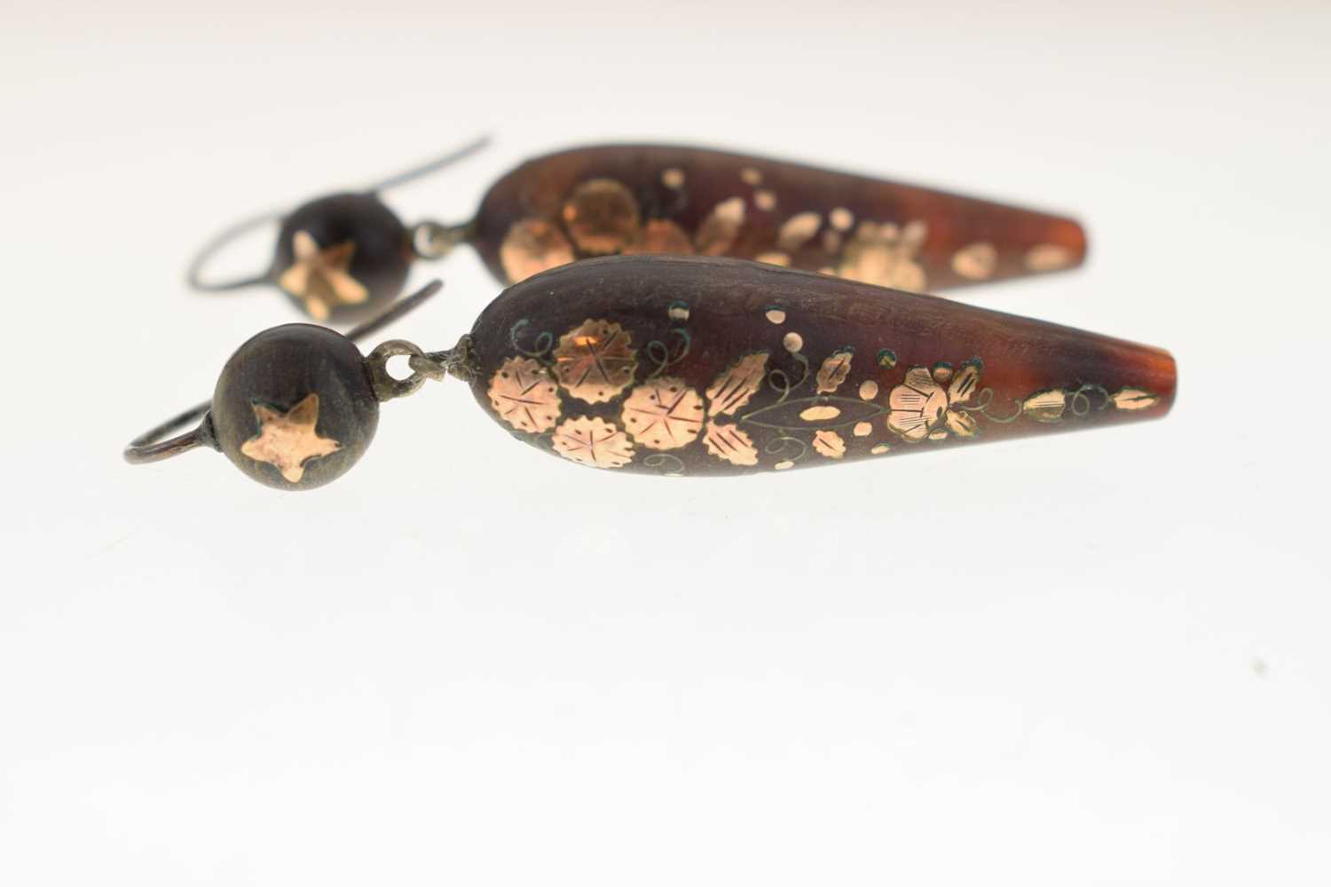 Pair of Victorian pique work tortoiseshell and gold inlaid drop earrings - Image 2 of 7