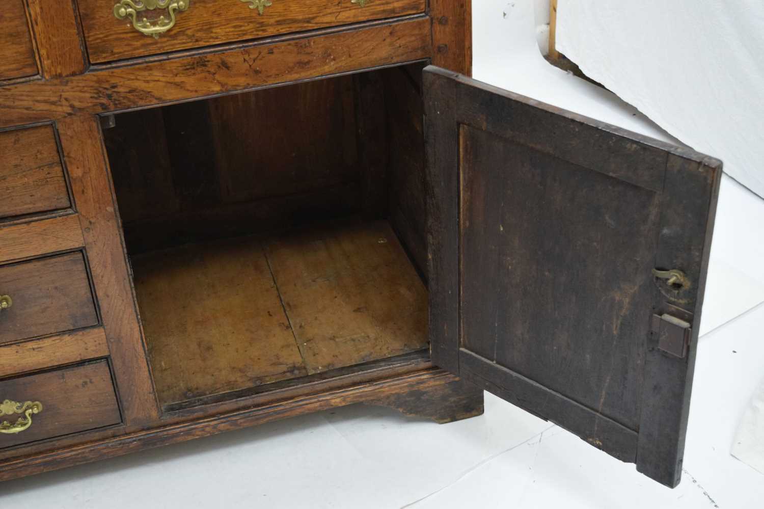 George III North Wales oak dresser - Image 9 of 16