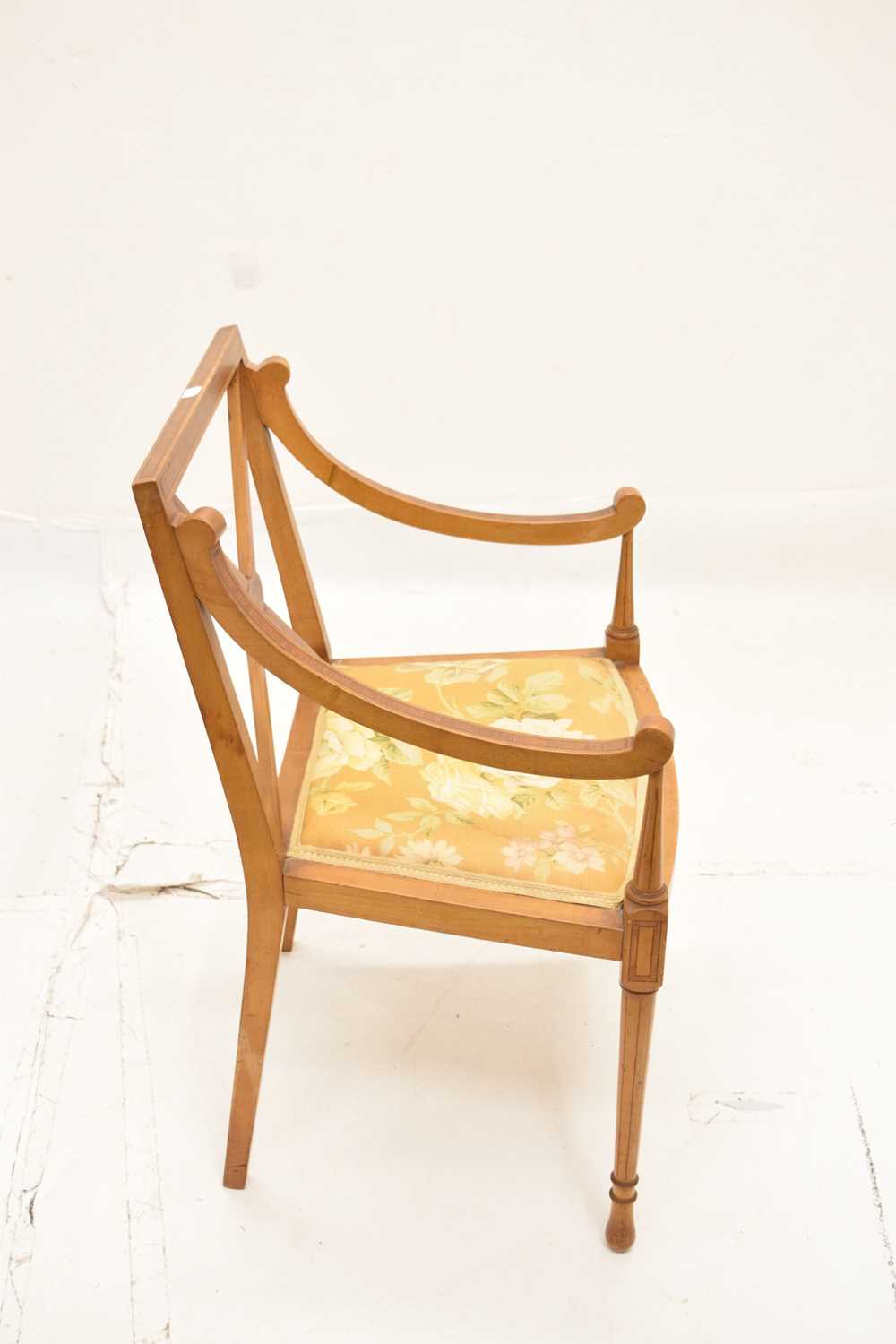 Edwardian crossbanded satinwood Sheraton-style elbow chair - Image 5 of 8