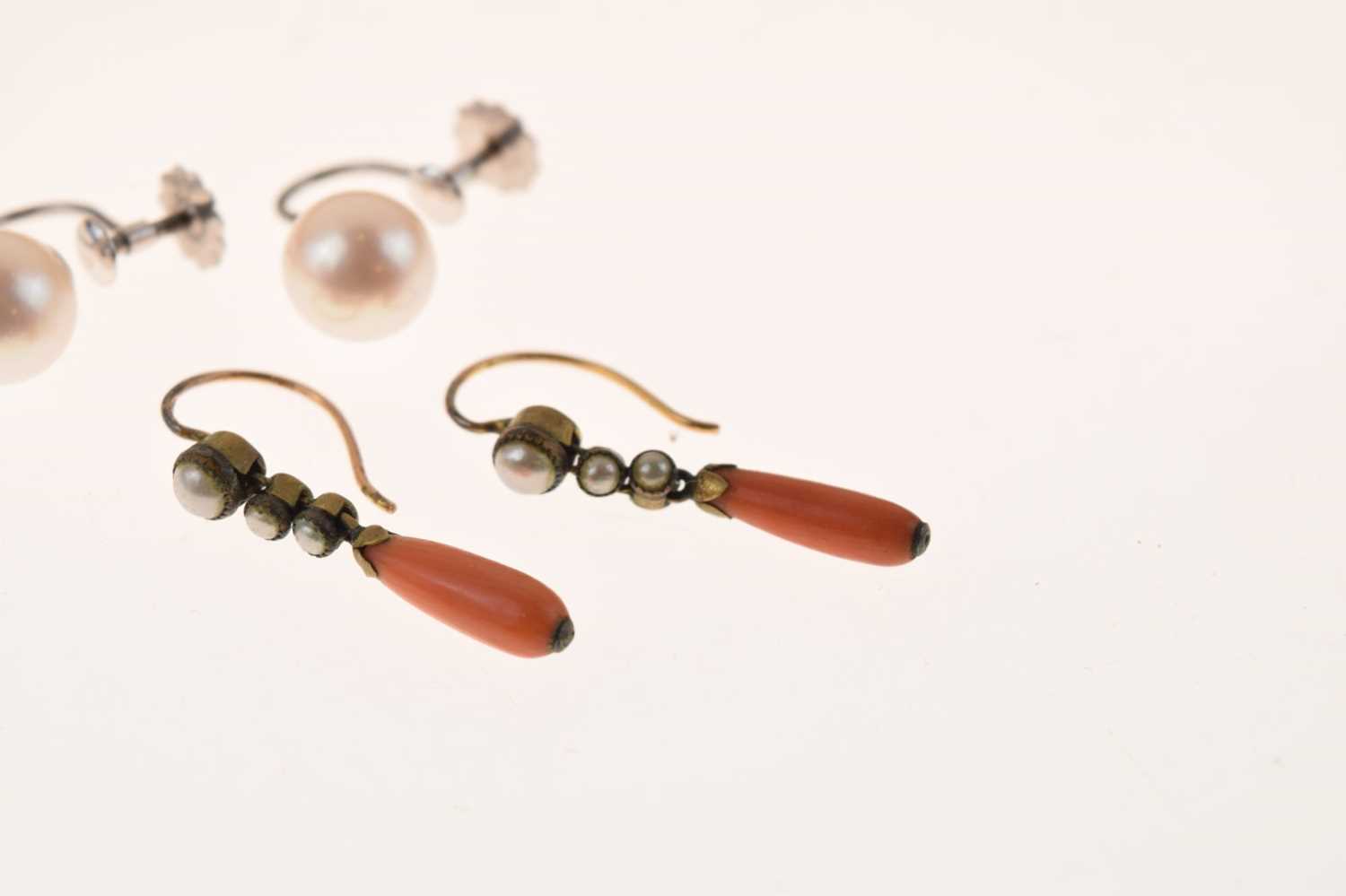 Pair of 19th century coral and pearl earrings, and a pair of cultured pearl earrings - Image 4 of 8