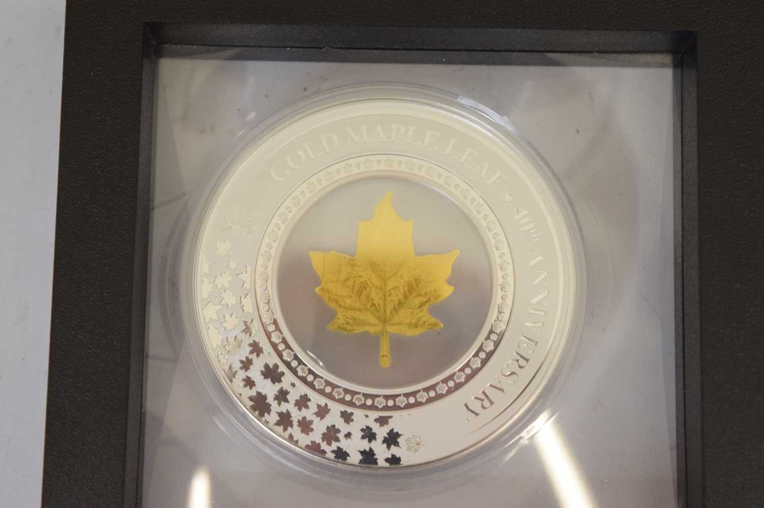 Solomon Islands silver proof 40th Anniversary 5 Dollar gold maple leaf medallion - Image 3 of 7
