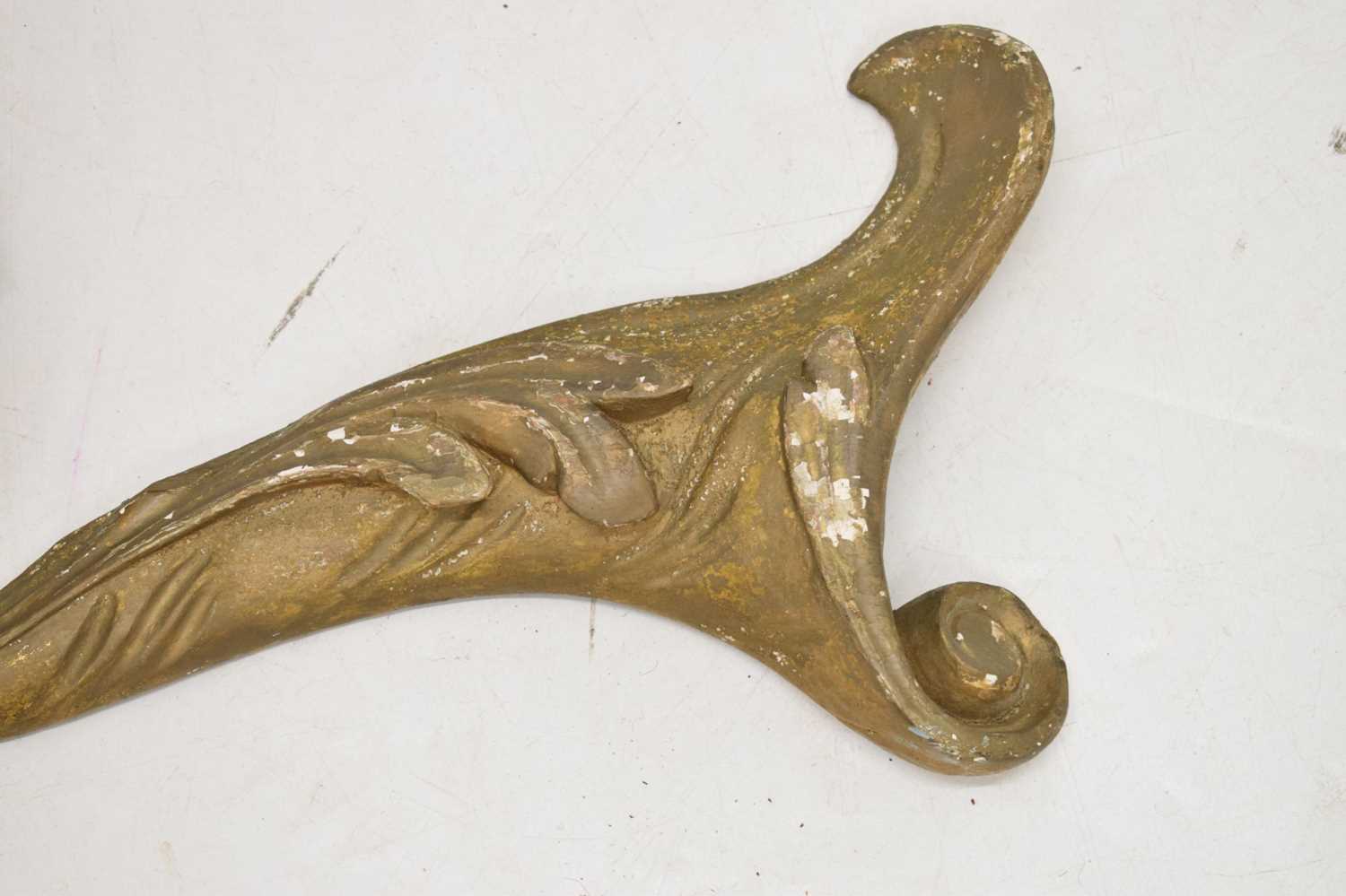 18th century carved giltwood cresting - Image 6 of 9