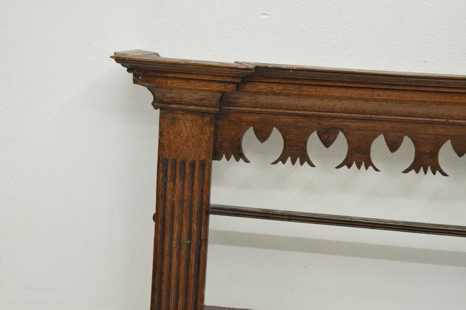 George III oak dresser rack - Image 3 of 14