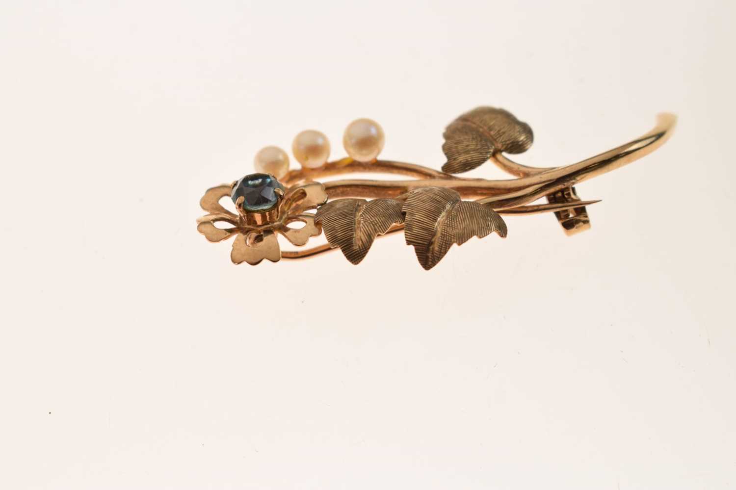 Deakin & Francis 9ct gold, pearl and blue stone brooch - Image 3 of 5
