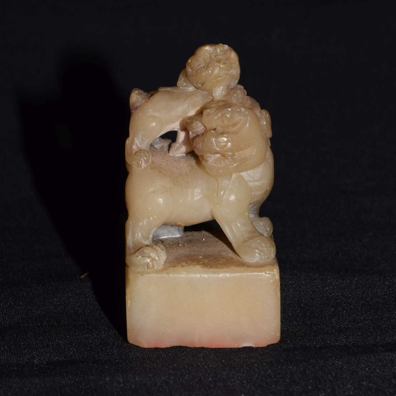 Chinese carved hardstone desk seal - Dog of Fo and pup